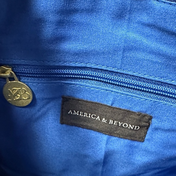 NWT America & Beyond Embellished Critter Tote Safari The Gentle Giant - Picture 6 of 8